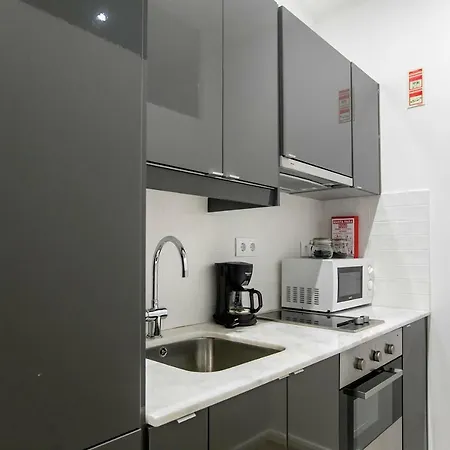 2 Bedroom Cosy Flat Appartamento