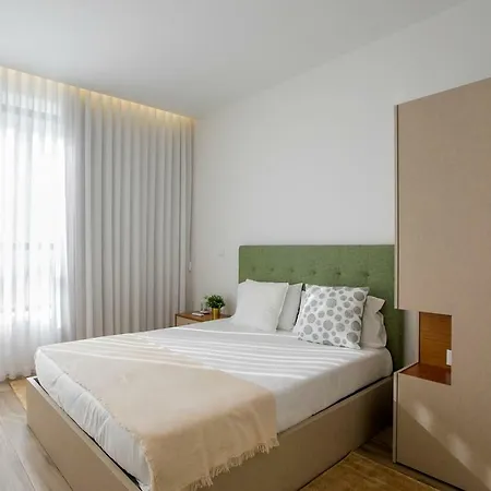 2 Bedroom Cosy Flat ポルト