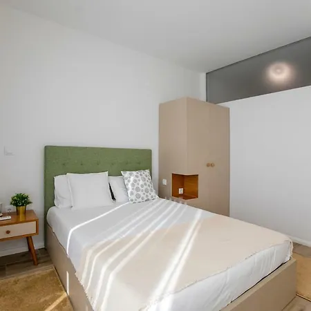 2 Bedroom Cosy Flat ポルト